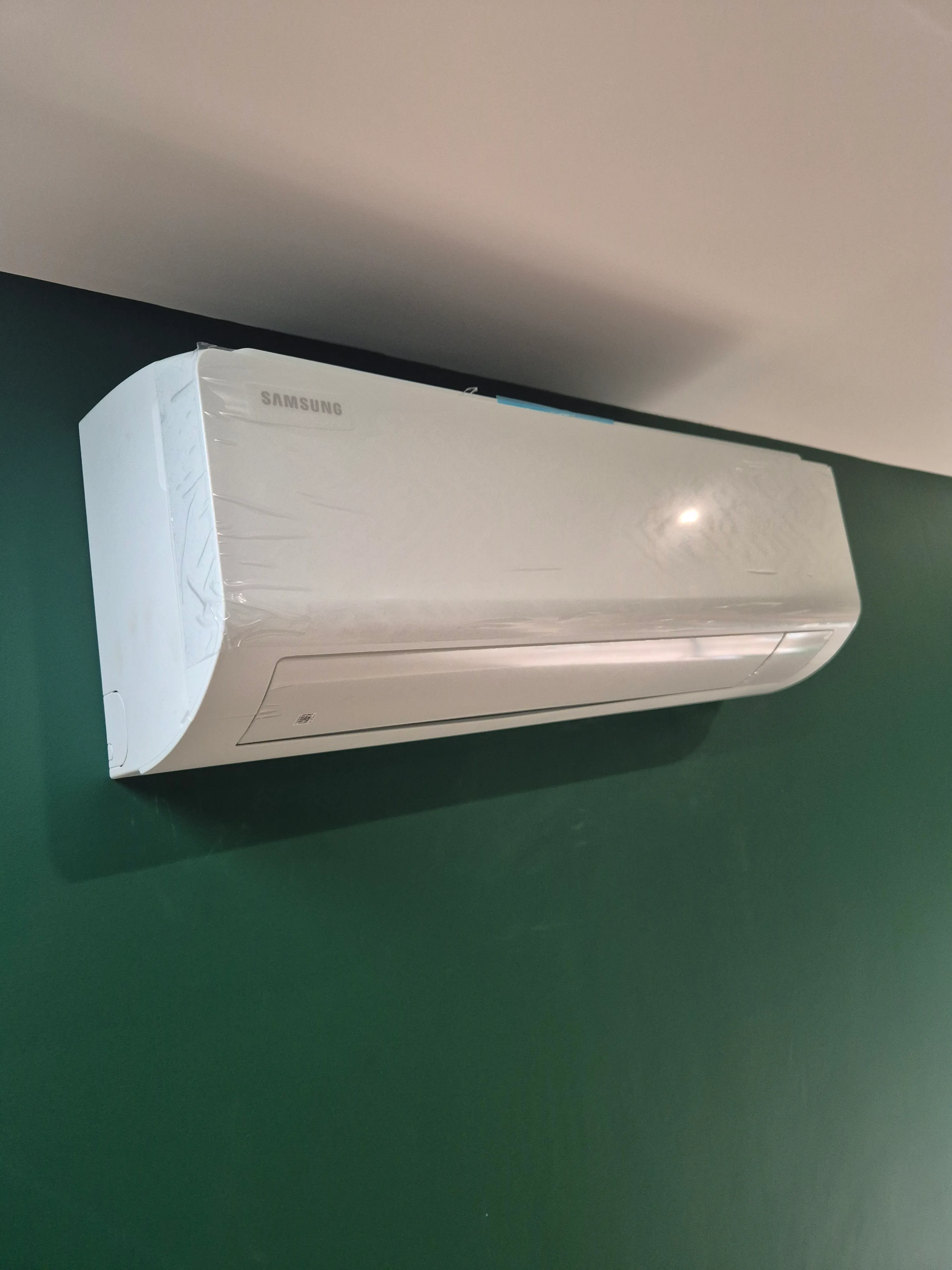 Samsung wall unit installed, close to the ceiling